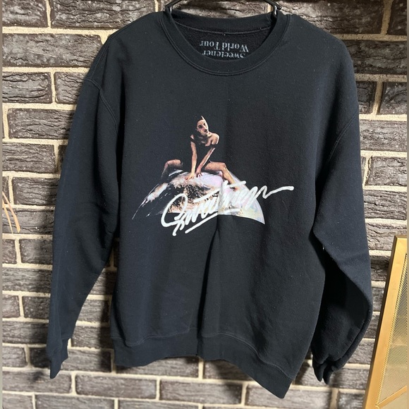 Ariana Grande Sweetener World Tour Sweatshirt - Picture 1 of 3